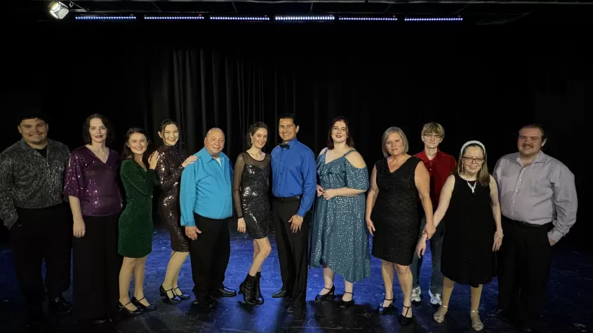 The cast of Standing O!